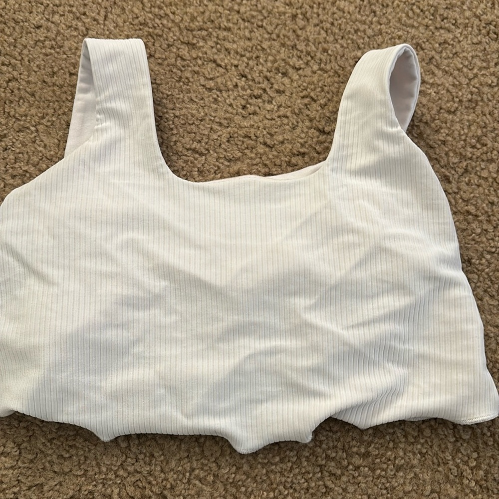 FIVE DANCEWEAR
FIVE THE LABEL
flutter top in white YXL
gently used